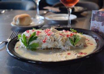 Inicia temporada de chiles en nogada en Hotel y Restaurante Royalty