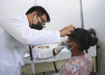 Secretaría de Salud realiza 21 cirugías oftalmológicas en Libres