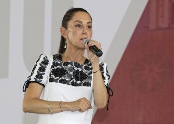 Claudia Sheinbaum sostendrá reunión con transportistas en Puebla