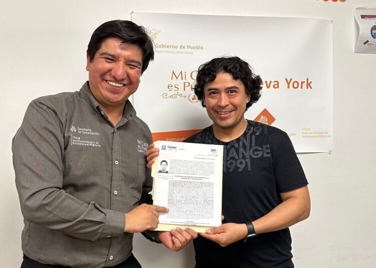 Gobierno estatal fortalece identidad de migrantes poblanos en EEUU
