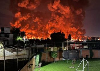 Muere una persona en explosión en el Periférico