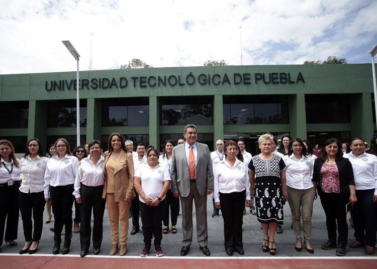 Céspedes inaugura edificio de Docencia de UTP y cancha de usos múltiples