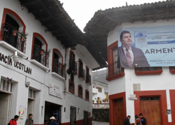 Hasta que Morena pida que se bajen espectaculares solicitaré su retiro: Armenta