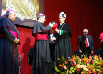 Un águila se convertirá en cardenal