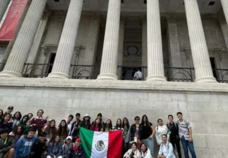 Este martes, llegaron a México estudiantes lasallistas de Puebla varados en Londres