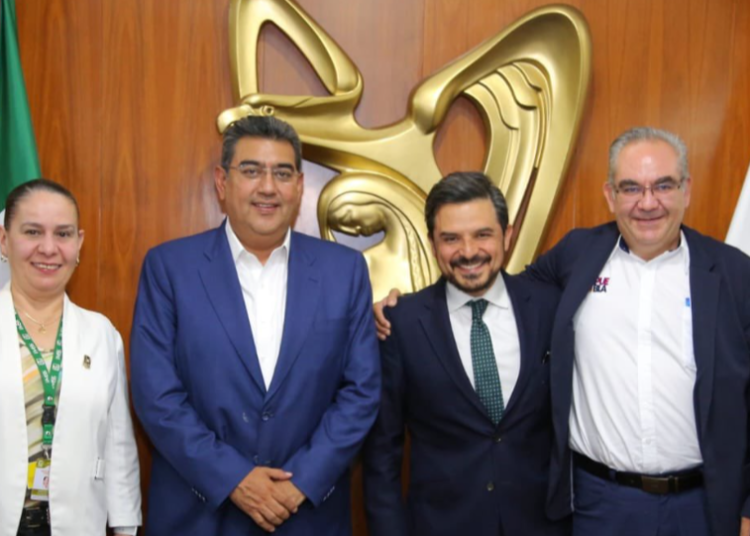 Céspedes se reúne con director del IMSS