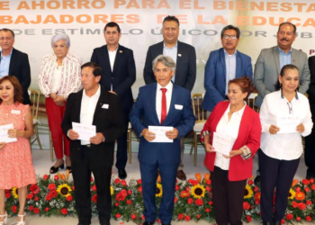 Sección 51 del SNTE entrega apoyos a trabajadores jubilados