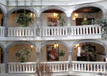 Hospédate o pasa un día en Casona de los Sapos Hotel Boutique: Roberto Oliva