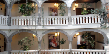 Hospédate o pasa un día en Casona de los Sapos Hotel Boutique: Roberto Oliva