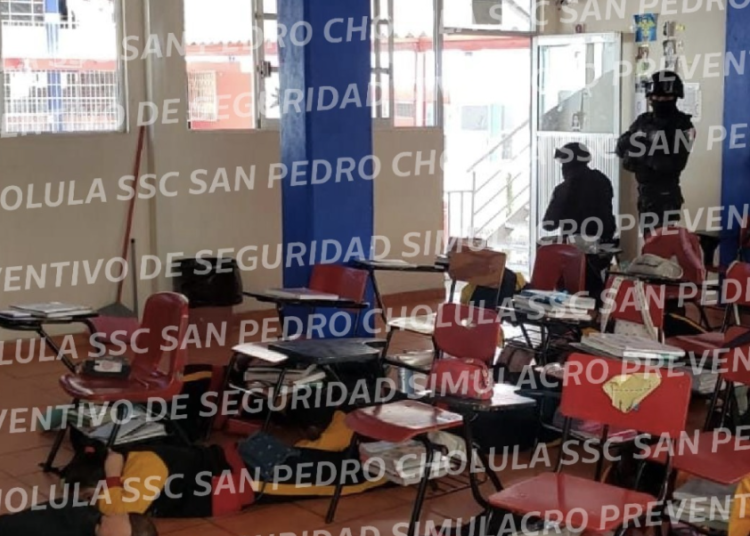 SSC de San Pedro realiza simulacro de seguridad en escuela de Momoxpan