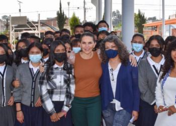 Layón entrega rehabilitación de desayunador escolar en Texmelucan