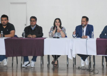 Layón presentó proyecto de remodelación a locatarios de Domingo Arenas