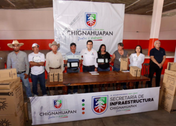 Lorenzo Rivera equipa con nuevas luminarias a Michac, Chignahuapan