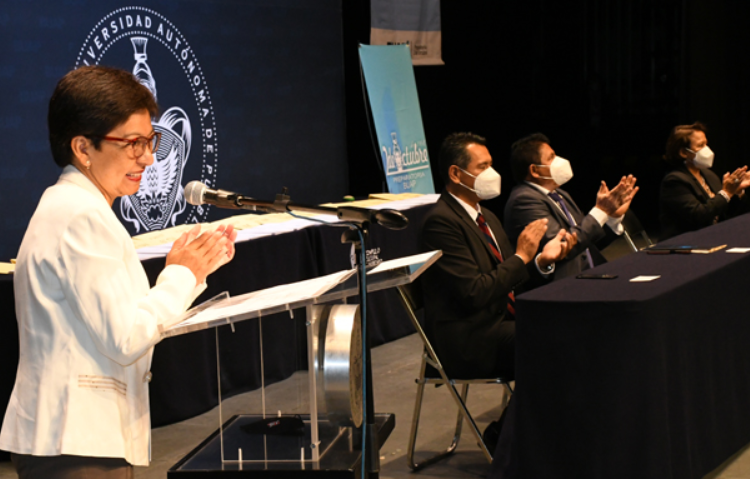Lilia Cedillo celebra crecimiento de la Facultad de Contaduría Pública
