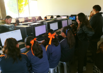 Estudiantes Anáhuac benefician a niños y jóvenes de primaria con talleres de fabricación digital