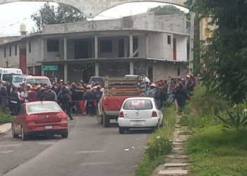 Pobladores del Citlaltépetl amenazan con agredir a turistas por carecer de agua potable