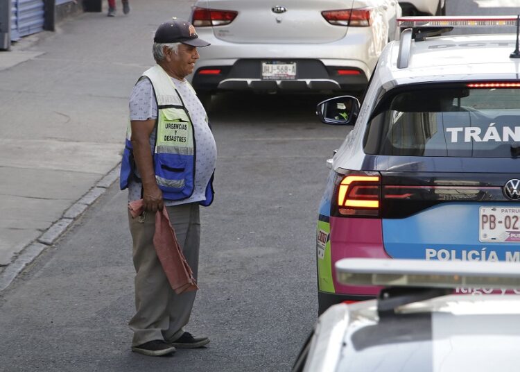 Tránsito remite al MP a 12 franeleros por apartar lugares en San José