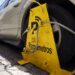 Se han colocado 24 arañas a automóviles sin placas