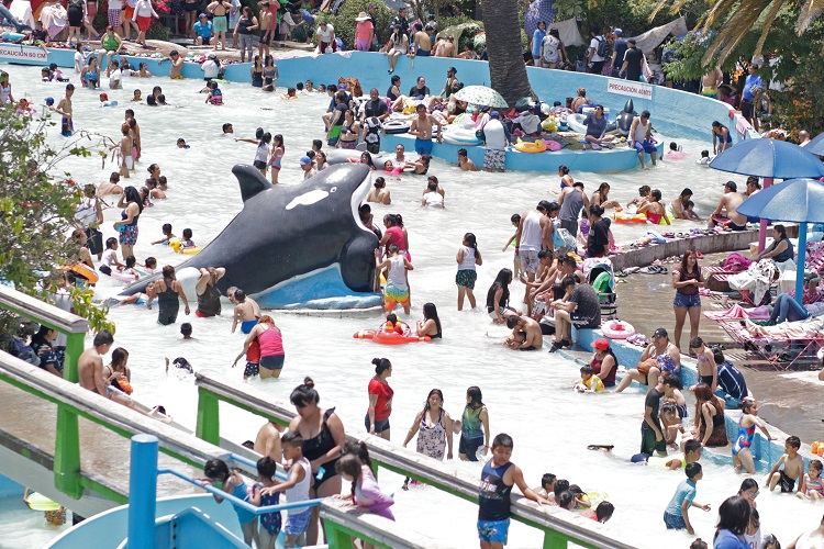 Balnearios y parques acuáticos prevén repunte de 15%