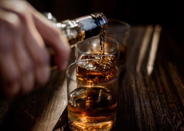 Enfoque nórdico, opción para reducir consumo de alcohol