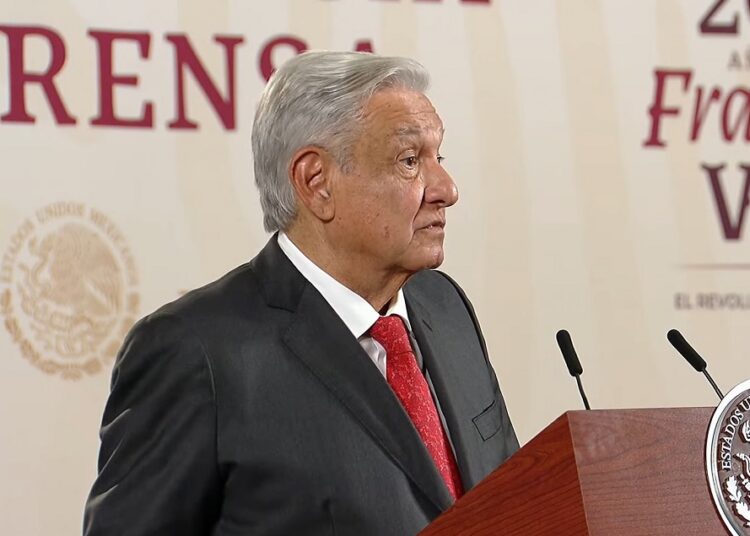 AMLO pide revisar facultades del INE y TEPJF