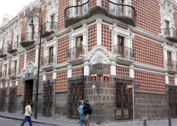 Museos Puebla investiga sobre imágenes de mujer en ropa interior en Casa de Alfeñique