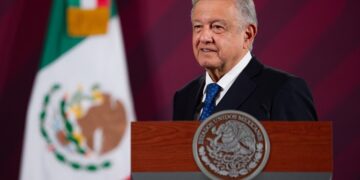 AMLO critica a Xóchitl Gálvez por decir que en el sur no se trabaja 8 horas seguidas