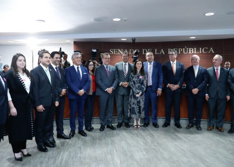 AMLO ha tejido puentes de desarrollo con los empresarios: Armenta