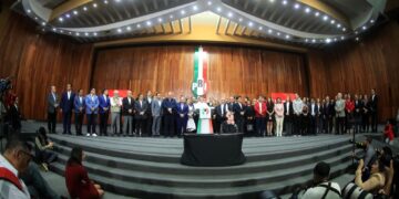 PRI anuncia que Xóchitl Gálvez será la abanderada presidencial de la oposición
