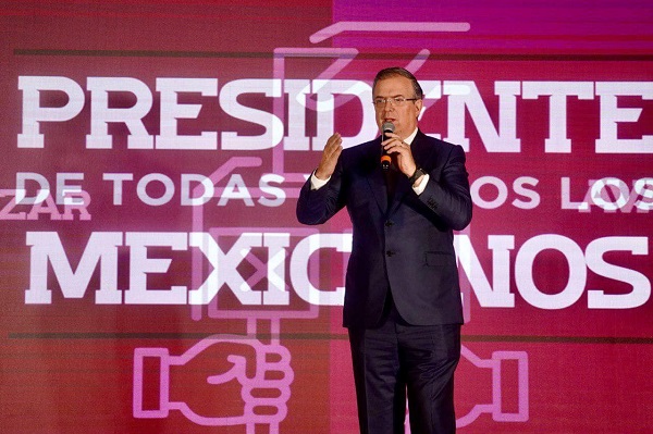 «No me voy de Morena», afirma Ebrard