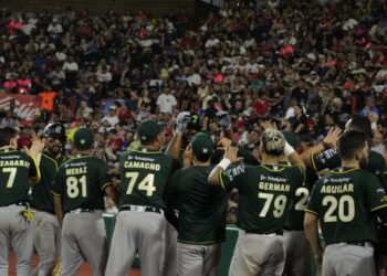 Pericos se quedan con segundo de serie