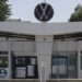 Evitan huelga en VW, empresa y sindicato acuerdan incremento salarial de 8.6% global