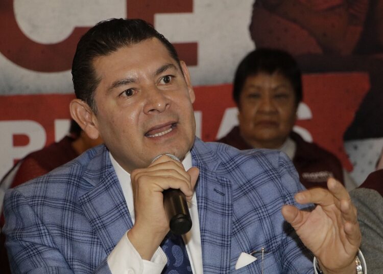 Armenta pide que haya debate entre aspirantes de Morena a gubernatura