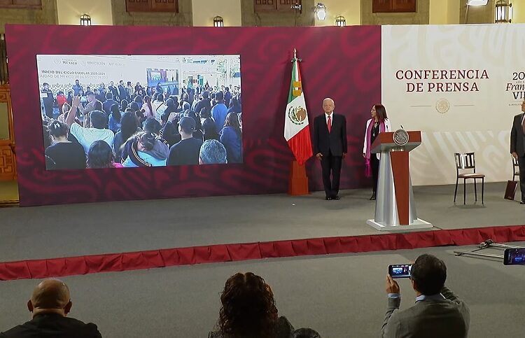 AMLO da banderazo de salida a ciclo escolar 2023-2024