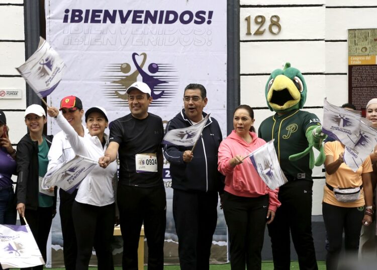 Dan banderazo de salida a carrera ‘Por Amor al Prójimo’