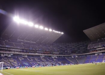 Continúa proceso para concesión de estadios