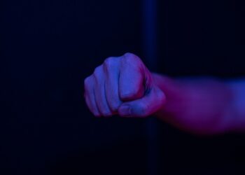 FGE obtiene vinculación a proceso de 8 personas por violencia familiar