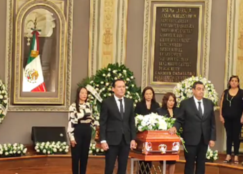 LXI Legislatura de Puebla rinde homenaje póstumo a diputada del PAN, Aurora Sierra