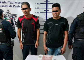 Detienen a 2 narcomenudistas que portaban armas de fuego en Texmelucan