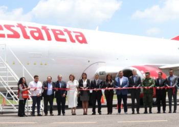 Puebla avanza con atracción de inversiones, inicia operaciones Estafeta carga aérea