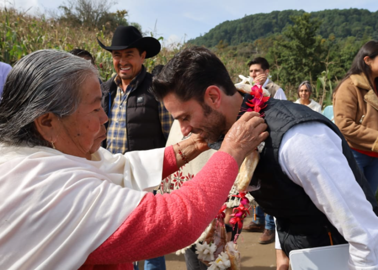 Concluyen gira en municipios poblanos Rodrigo Abdala y Pamela López