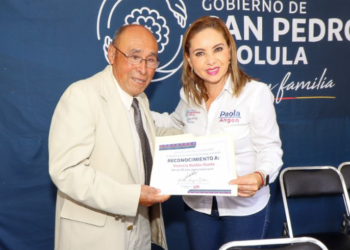 Paola Angon mantiene cercanía con ciudadanía y comercios cholulteca