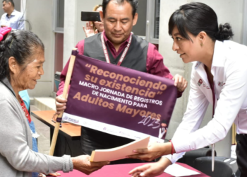 Segob realiza macro Jornada de Registros de Nacimientos para adultos mayores
