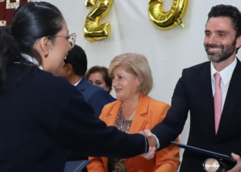 Becas Benito Juárez benefician a 800 mil estudiantes: Abdala