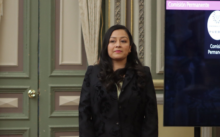 Lizette Minto rindió protesta como diputada, estará en lugar de Aurora Sierra