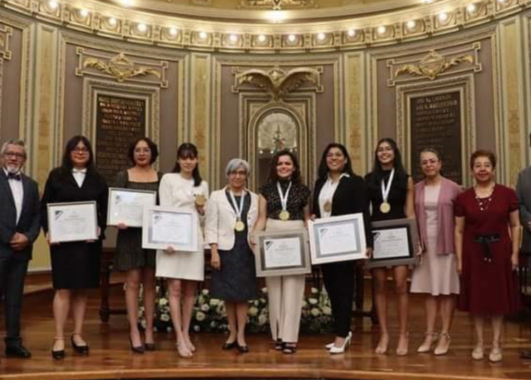 Estudiante BUAP gana Presea Estatal al Mérito de la Estudiante STEM