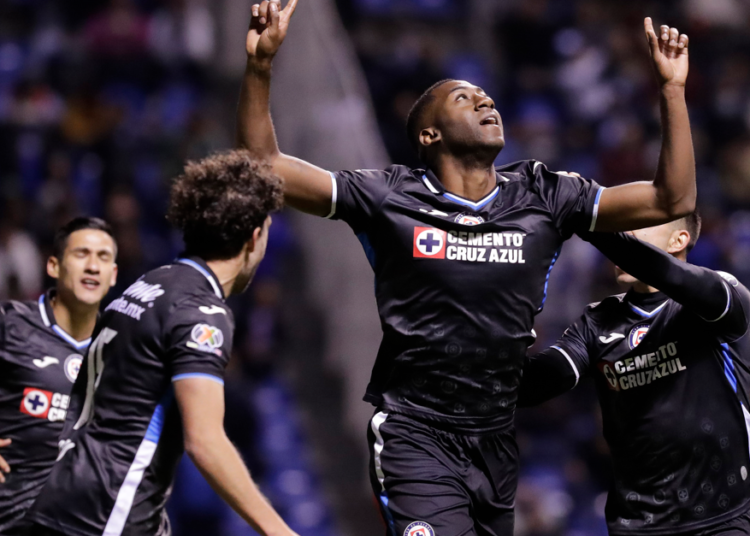 Cruz Azul, entre troncos y excesos