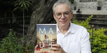 Carlos Pascual presenta novela sobre primera médica en México