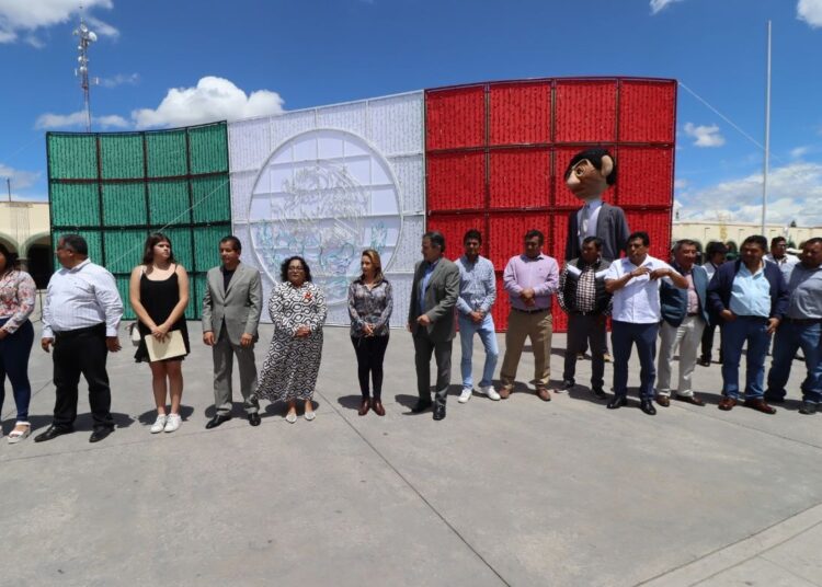 Paola Angón da inicio a las fiestas patrias en San Pedro Cholula
