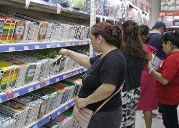 Comerciantes esperan repunte de 40% en ventas en regreso a clases